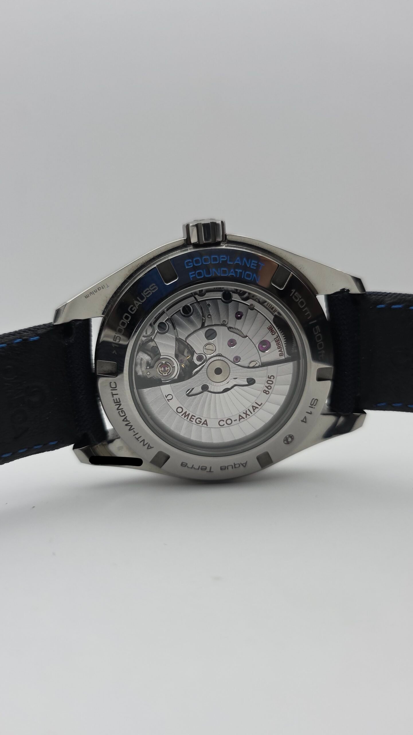 Omega aqua terra seamaster good planet GMT 231.92.43.22.04.001 White 43mm Titanium Limited Edition - Image 8