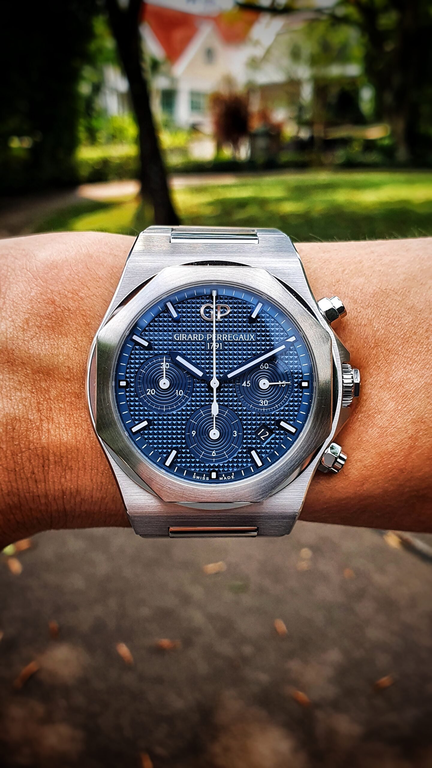 Girard Perregaux GP Laureato Chronograph 81020-11-431-11A 42mm Blue Steel Complete Set Box Papers MSRP 27000 - Image 1