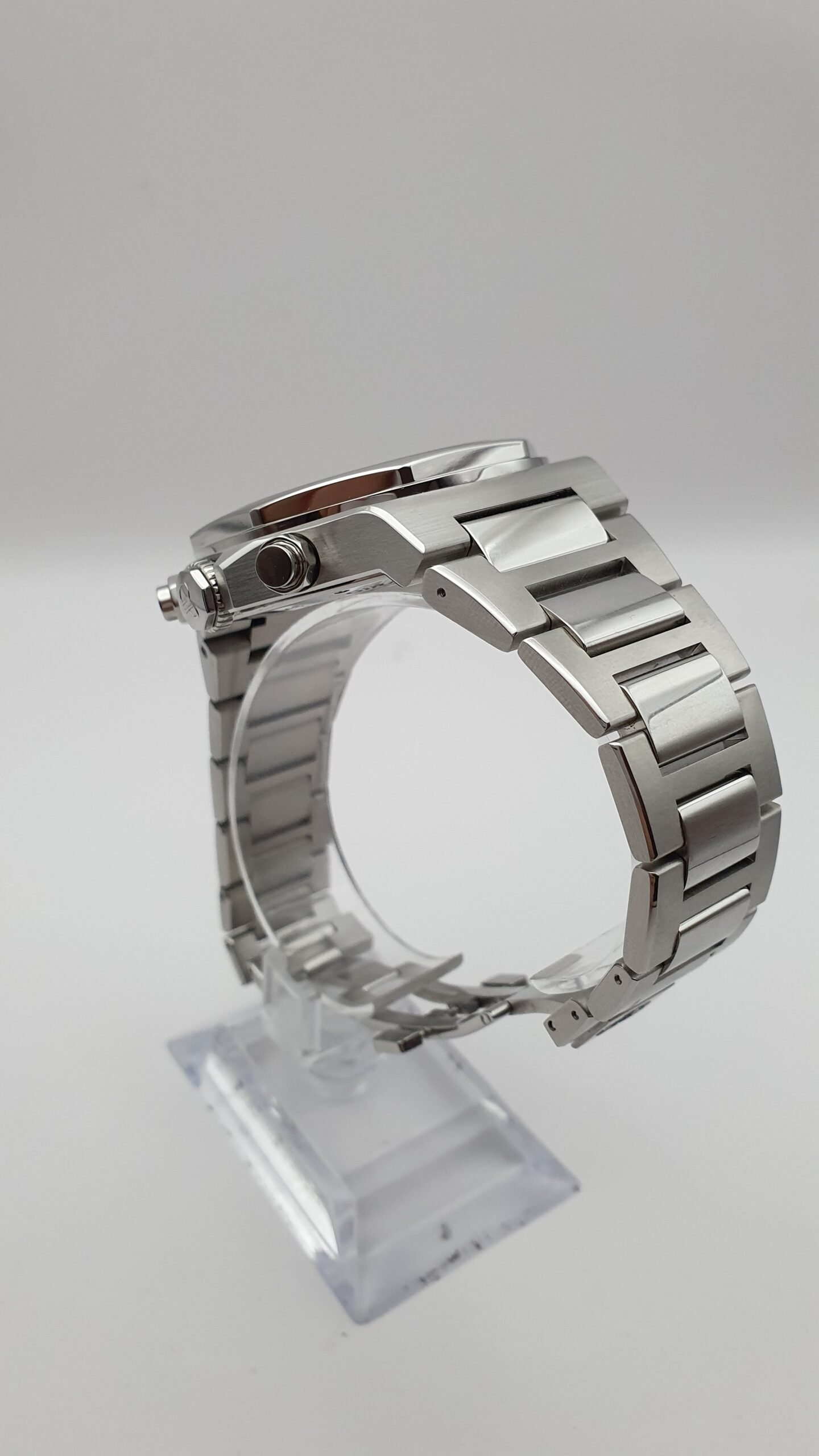 Girard Perregaux GP Laureato Chronograph 81020-11-431-11A 42mm Blue Steel Complete Set Box Papers MSRP 27000 - Image 3