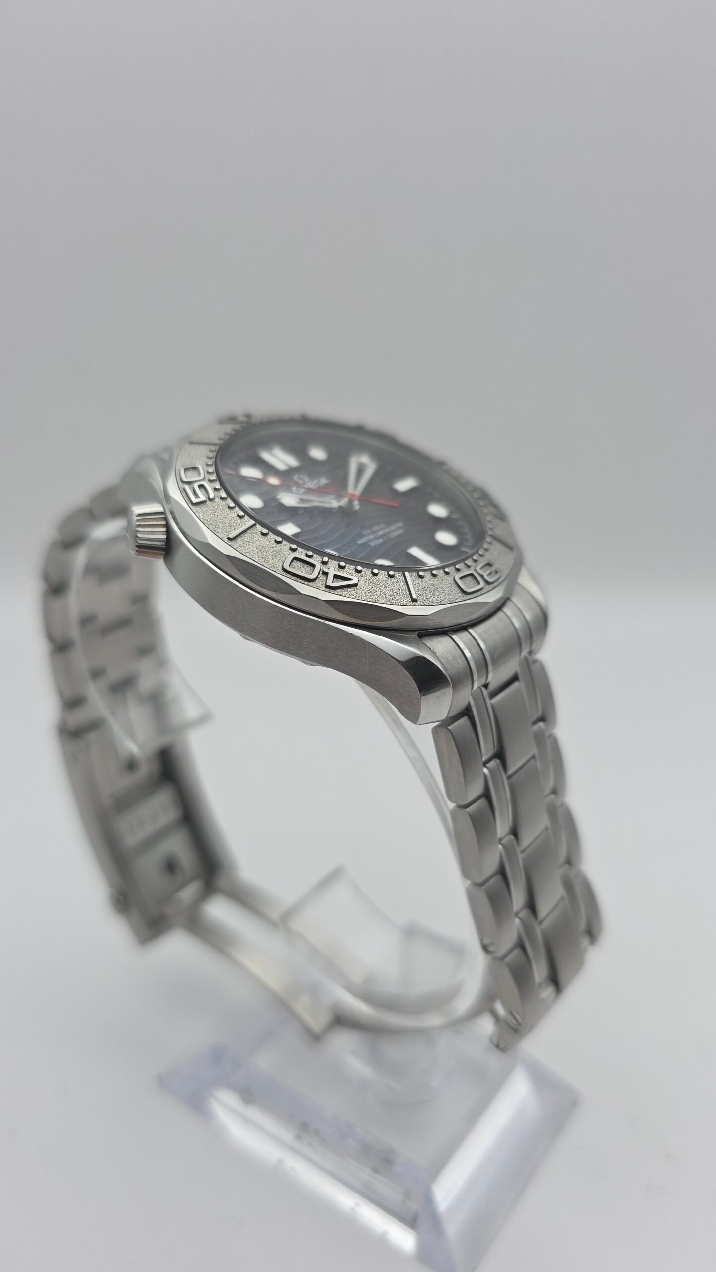 Omega Seamaster 300 Nekton 210.30.42.20.01.002 Black 42mm Stainless Steel Full Set MSRP 10K - Image 5