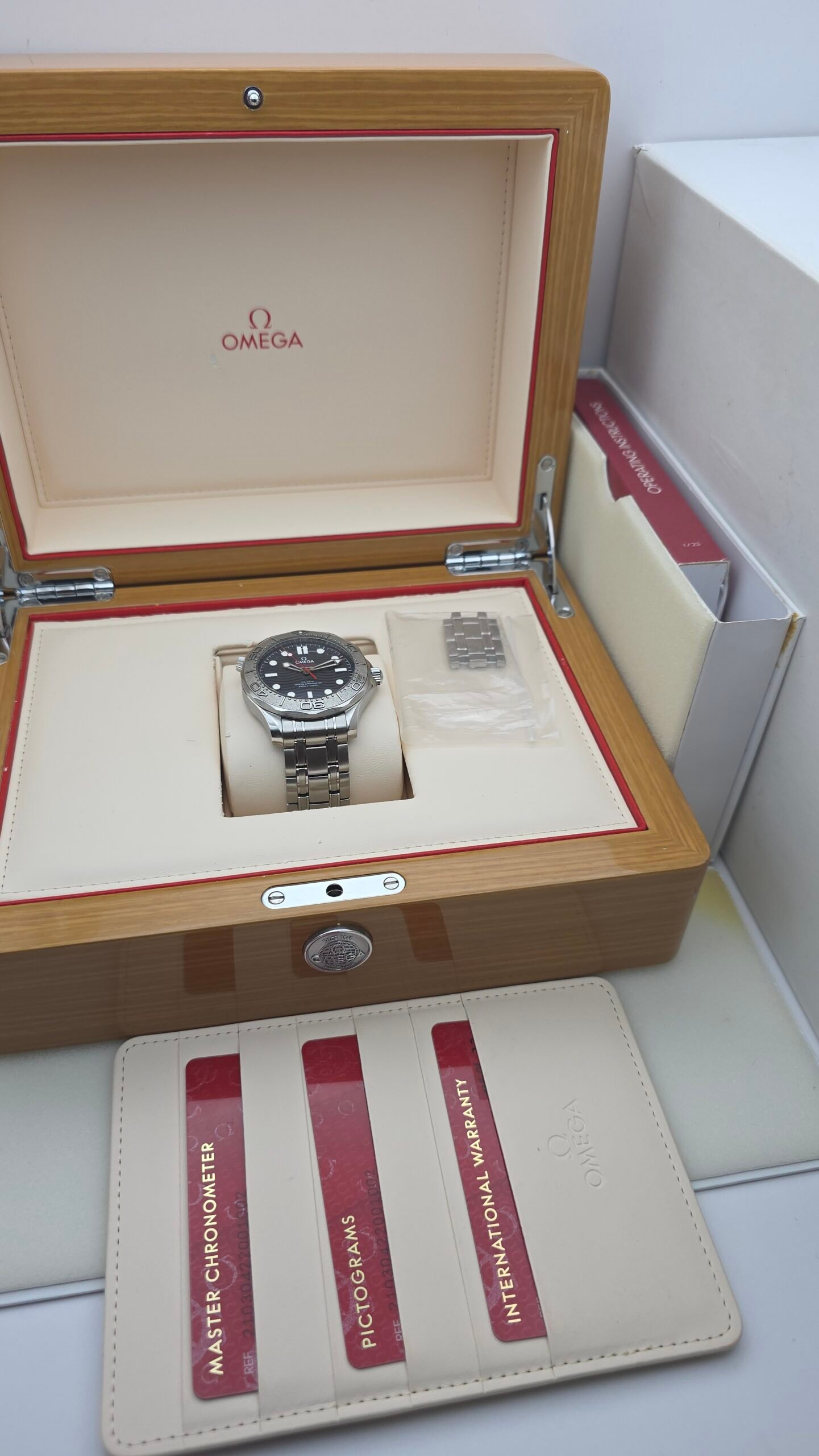Omega Seamaster 300 Nekton 210.30.42.20.01.002 Black 42mm Stainless Steel Full Set MSRP 10K - Image 8