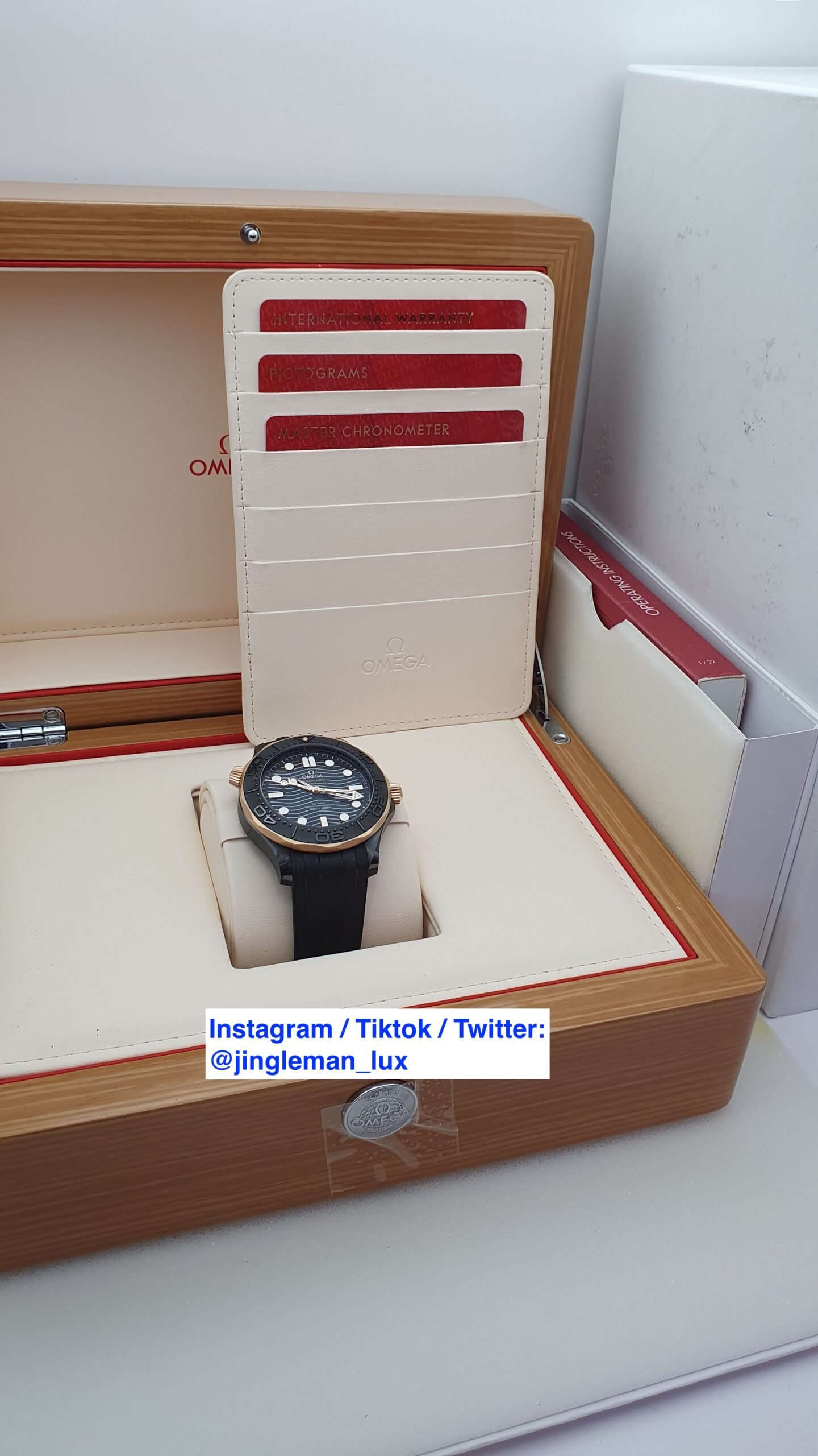 Omega Seamaster Diver 300M 210.62.44.20.01.001 Black 44mm Ceramic Sedna Gold Full Set MSRP 19K - Image 10