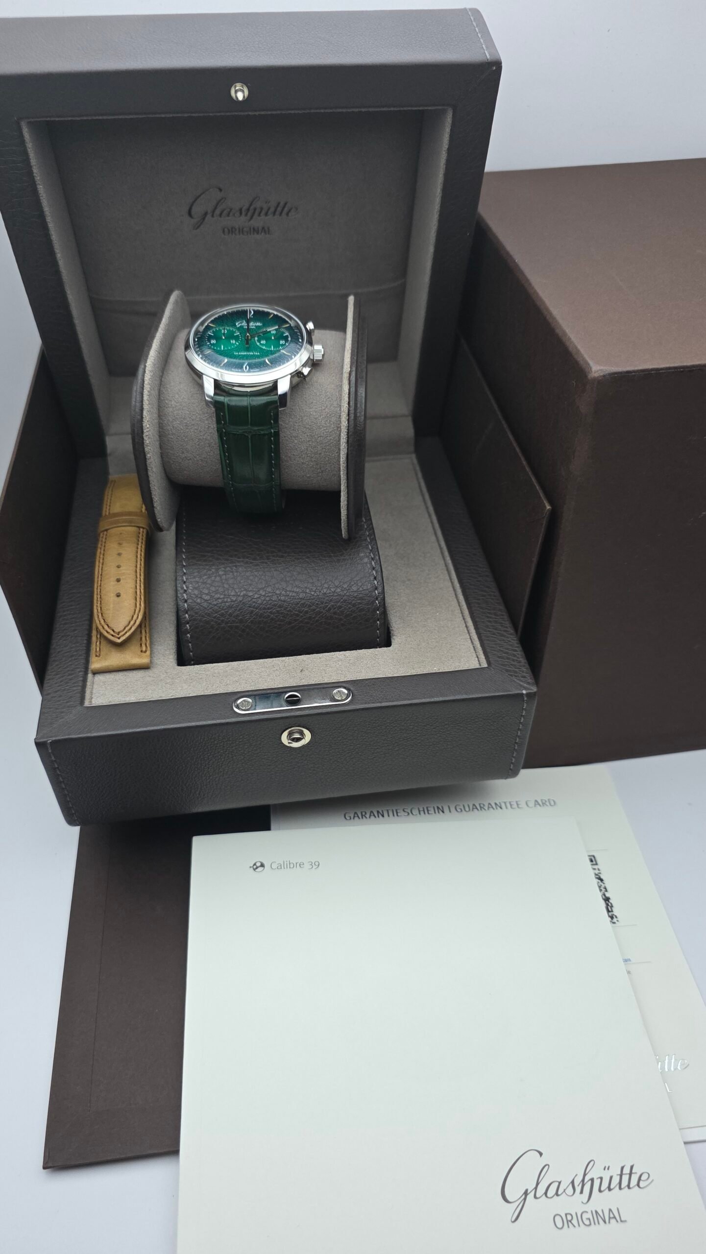 Glashutte Original Sixties Chronograph Annual Edition 1-39-34-05-22-04 Automatic 42mm Green Stainless Steel Full Set - Image 9
