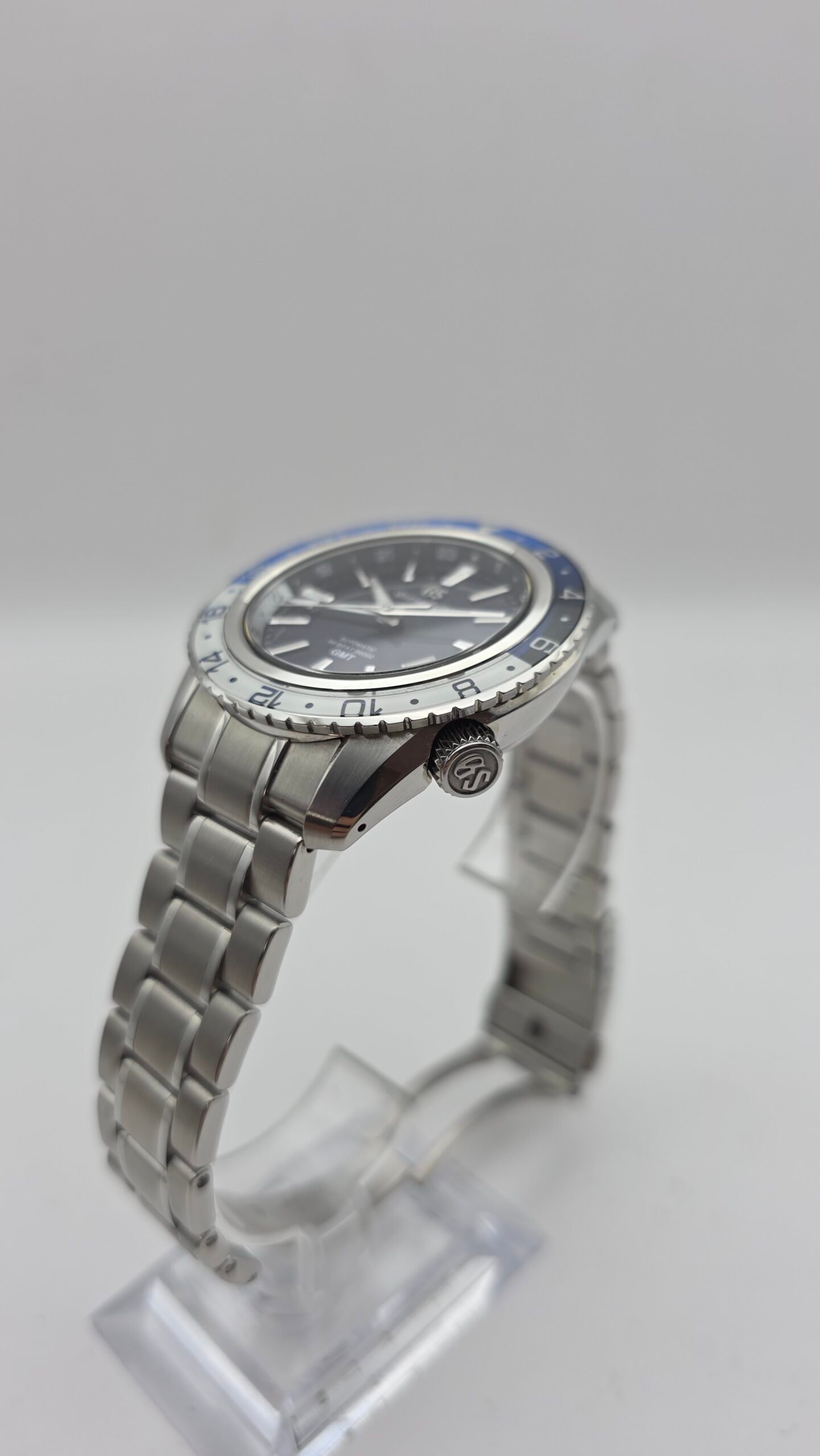 Grand Seiko Sport Collection GMT SBGJ237 SBGJ237G 44mm Stainless Steel Blue Full Set MSRP 9.7K - Image 3
