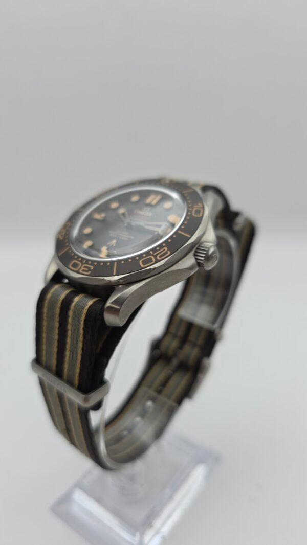 Omega James Bond Seamaster Diver 300m 210.92.42.20.01.001 No Time To Die NTTD 42mm Titanium Brown Full Set