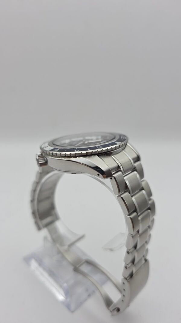 Grand Seiko Sport Collection GMT SBGJ237 SBGJ237G 44mm Stainless Steel Blue Full Set MSRP 9.7K