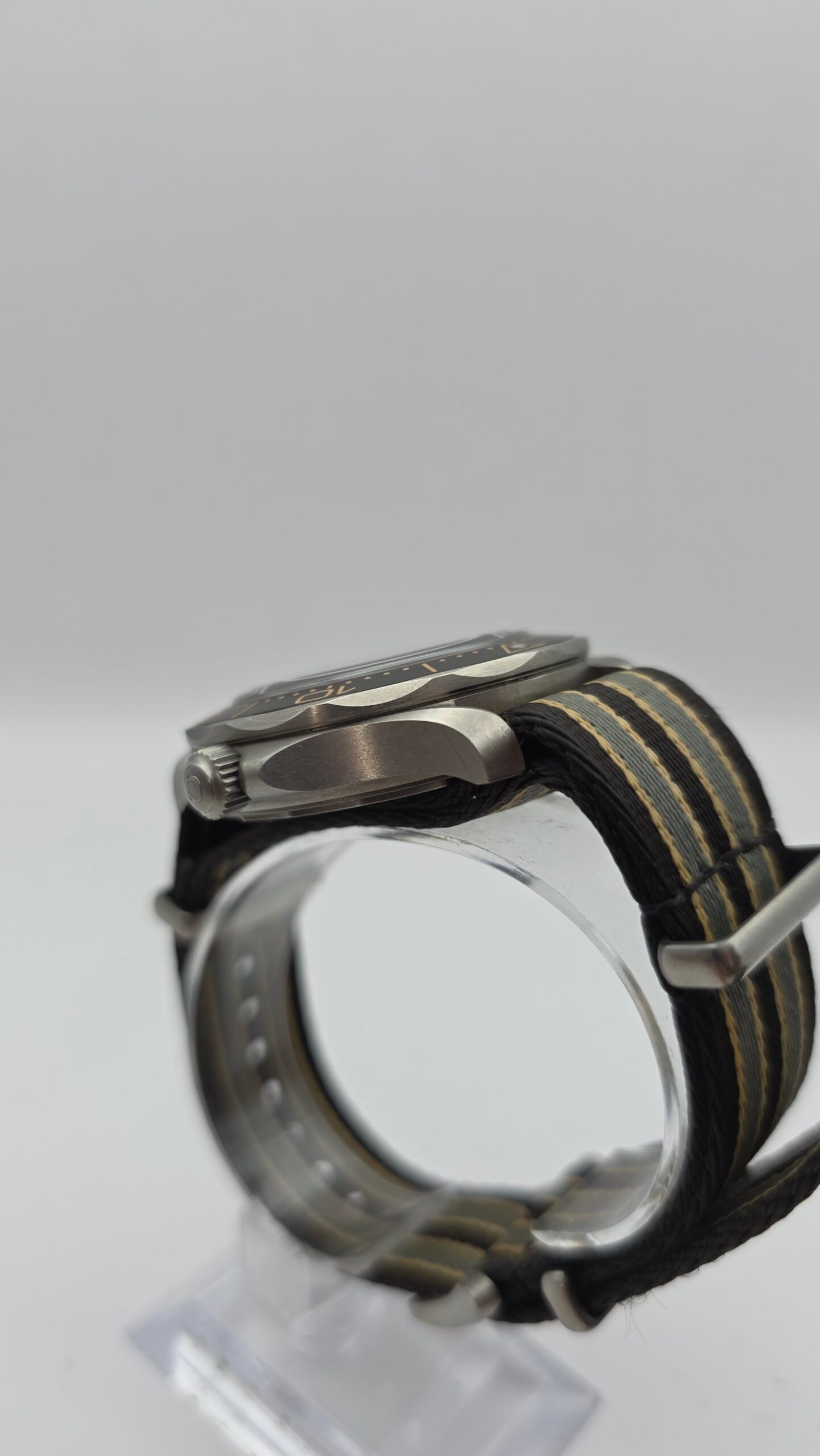 Omega James Bond Seamaster Diver 300m 210.92.42.20.01.001 No Time To Die NTTD 42mm Titanium Brown Full Set - Image 4