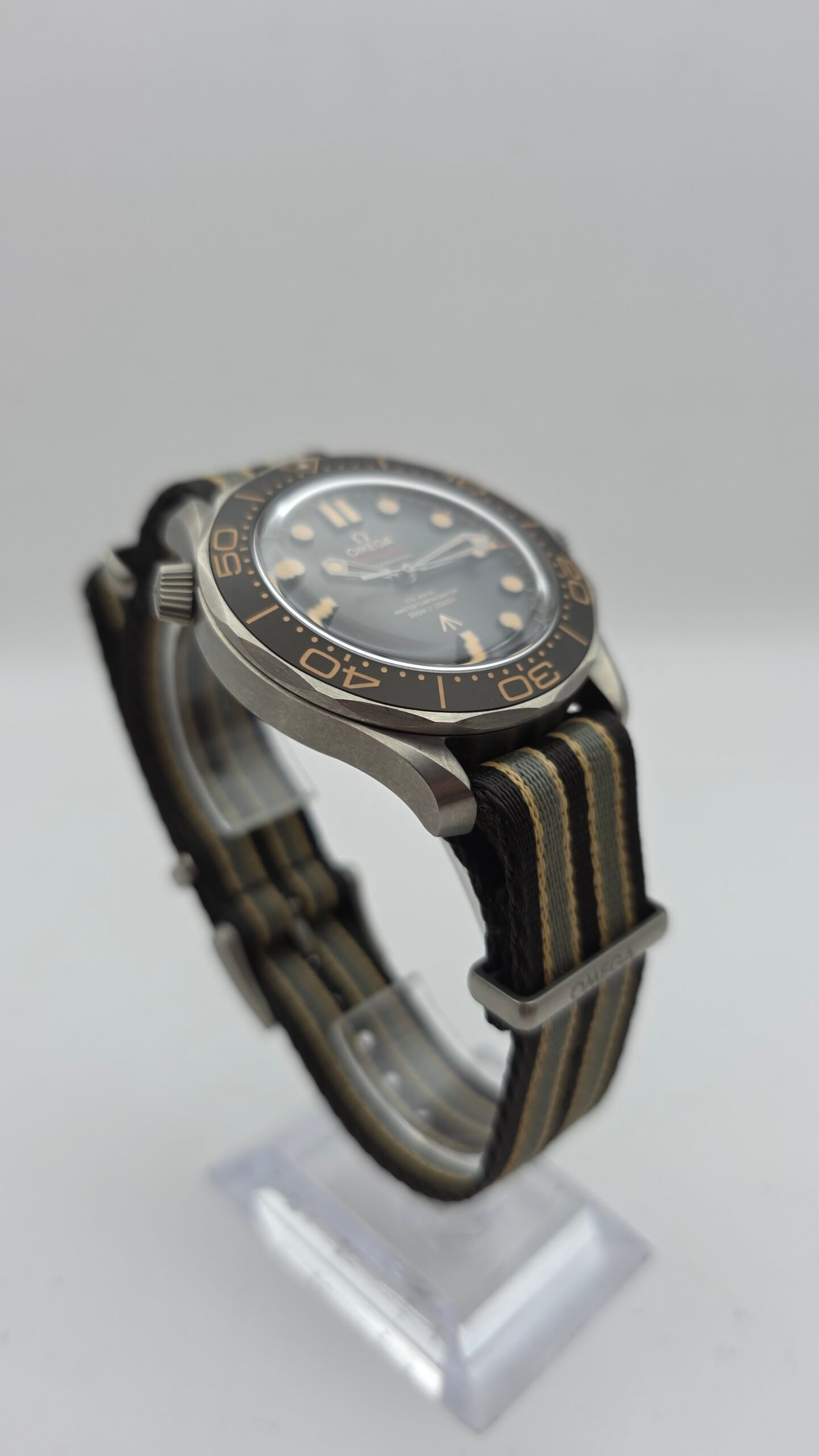 Omega James Bond Seamaster Diver 300m 210.92.42.20.01.001 No Time To Die NTTD 42mm Titanium Brown Full Set - Image 6