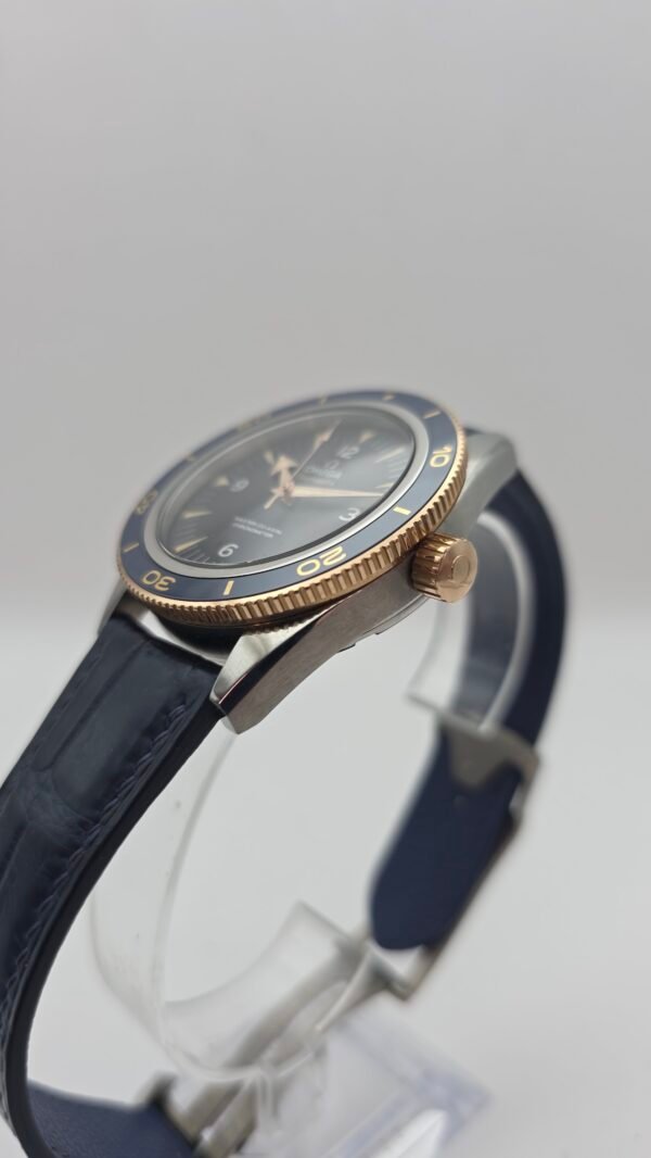 Omega seamaster 300 233.62.41.21.03.001 41mm Blue Titanium Sedna gold