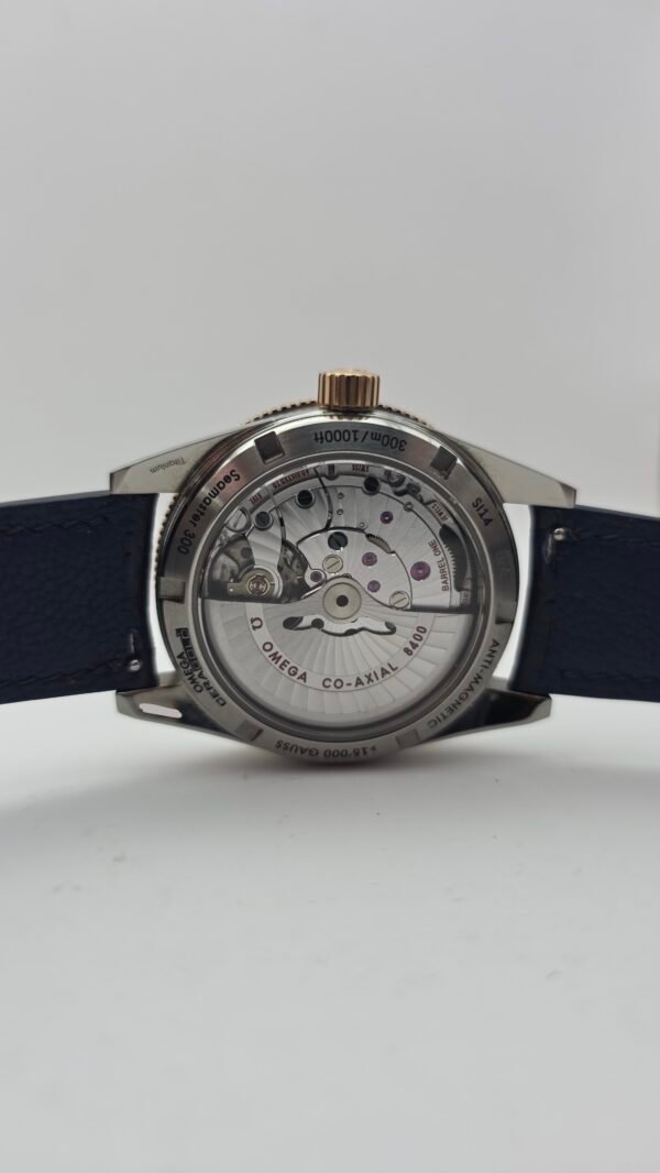 Omega seamaster 300 233.62.41.21.03.001 41mm Blue Titanium Sedna gold